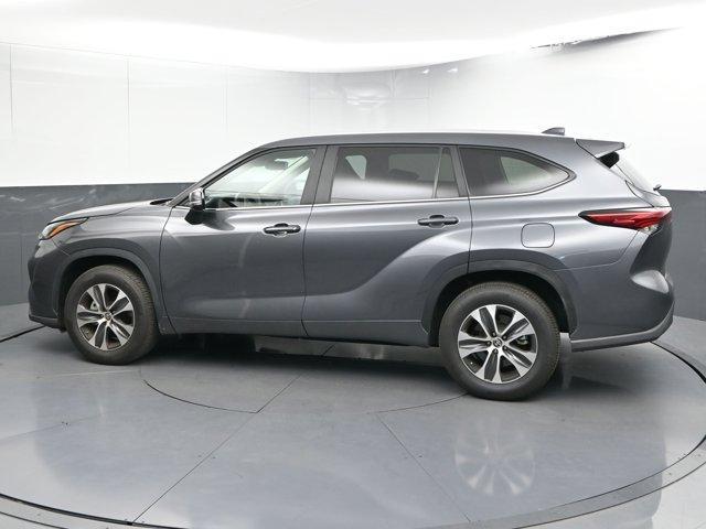 used 2023 Toyota Highlander car, priced at $38,291