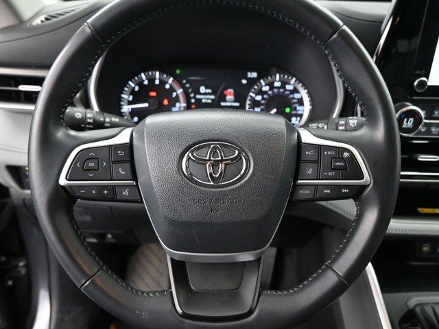 used 2023 Toyota Highlander car, priced at $38,291