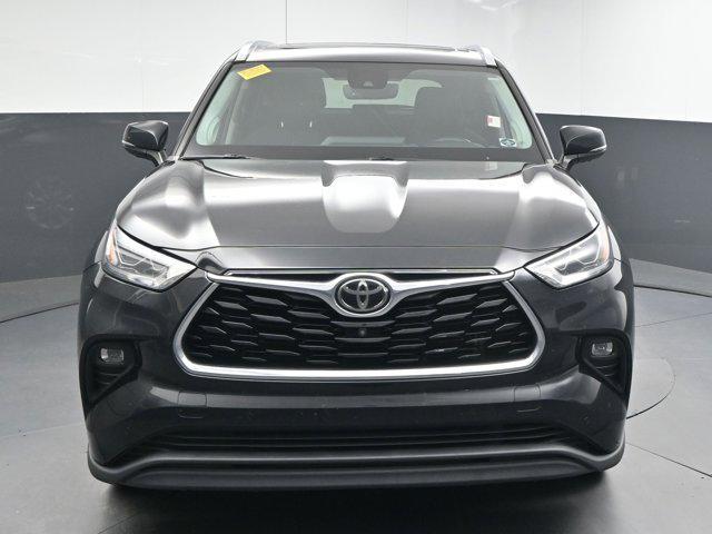 used 2021 Toyota Highlander car, priced at $33,491