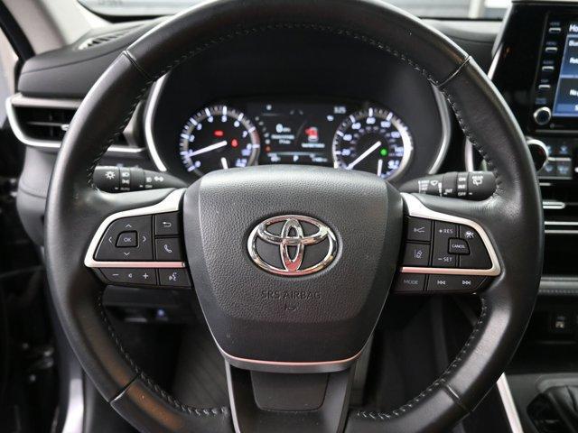 used 2022 Toyota Highlander car, priced at $39,991