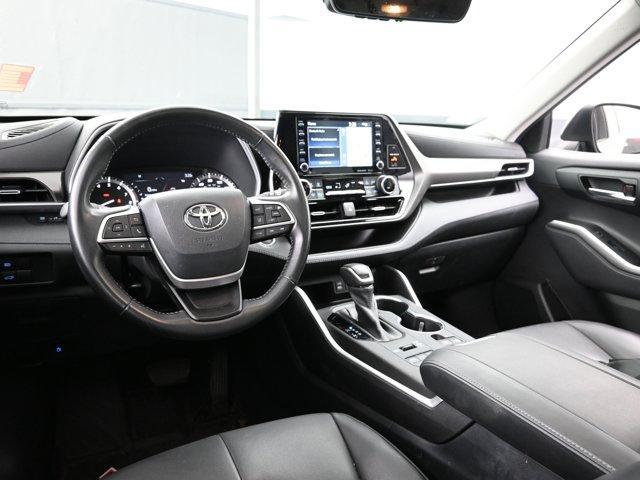 used 2022 Toyota Highlander car, priced at $39,991