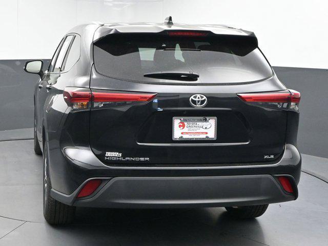 used 2023 Toyota Highlander car, priced at $38,592