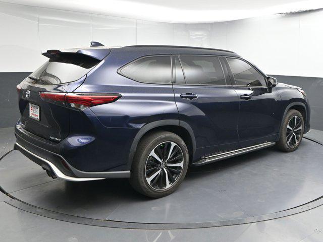 used 2021 Toyota Highlander car, priced at $35,293