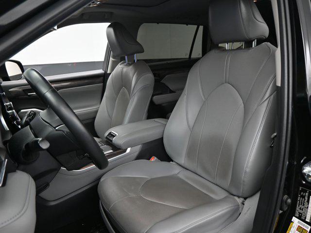 used 2023 Toyota Highlander car, priced at $38,991