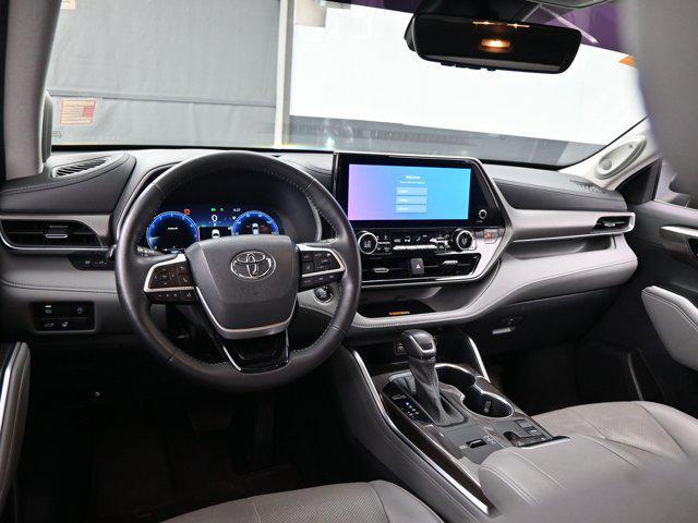 used 2023 Toyota Highlander car, priced at $38,991