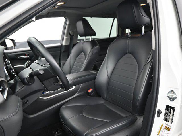 used 2023 Toyota Highlander car, priced at $40,891