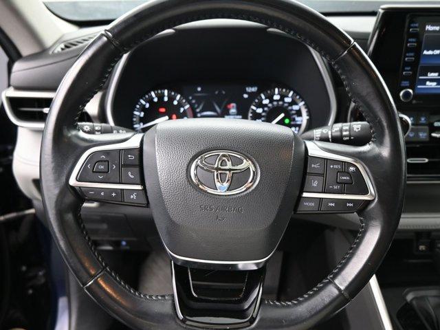 used 2021 Toyota Highlander car, priced at $31,492