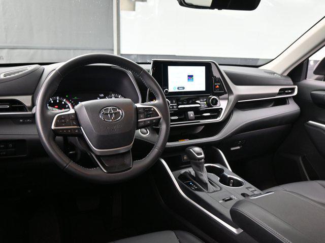 used 2025 Toyota Highlander car, priced at $42,591