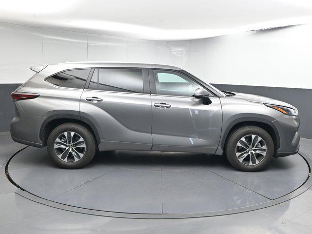 used 2025 Toyota Highlander car, priced at $42,591