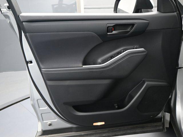 used 2023 Toyota Highlander car, priced at $34,692