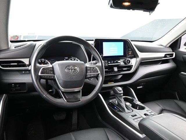 used 2023 Toyota Highlander car, priced at $39,592