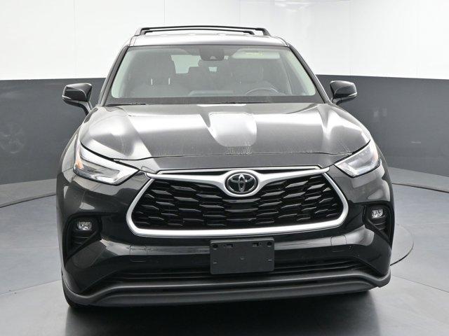 used 2022 Toyota Highlander car, priced at $32,991