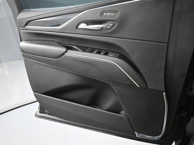 used 2023 Cadillac Escalade ESV car, priced at $65,392
