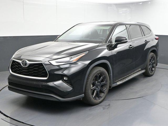 used 2022 Toyota Highlander car, priced at $31,492