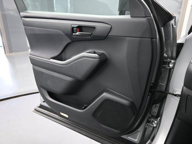 used 2024 Toyota Highlander car, priced at $38,694