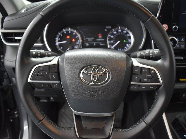 used 2023 Toyota Highlander car, priced at $38,500