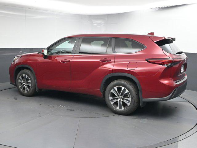 used 2023 Toyota Highlander car, priced at $35,692