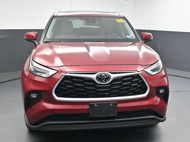 used 2023 Toyota Highlander car, priced at $35,692
