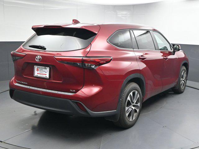 used 2023 Toyota Highlander car, priced at $35,692