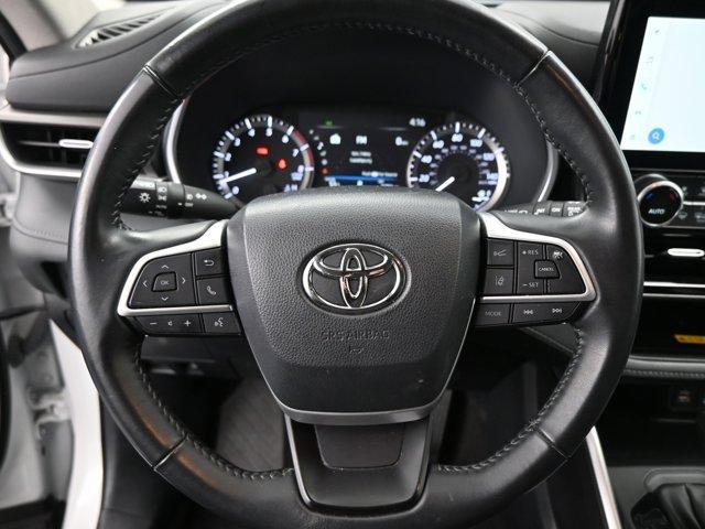 used 2023 Toyota Highlander car, priced at $38,592