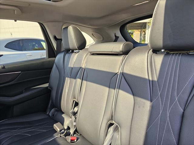 new 2025 Acura MDX car, priced at $68,250