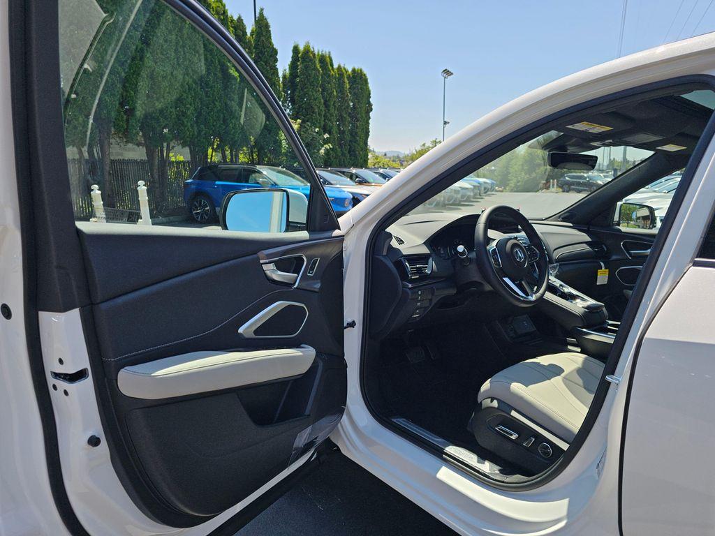 new 2025 Acura RDX car, priced at $46,650