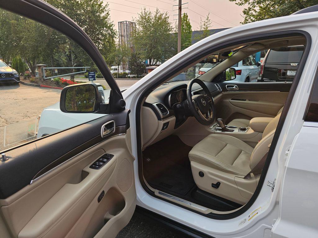 used 2016 Jeep Grand Cherokee car, priced at $13,990
