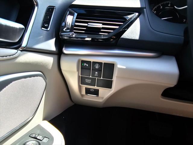 used 2025 Acura RDX car, priced at $44,880