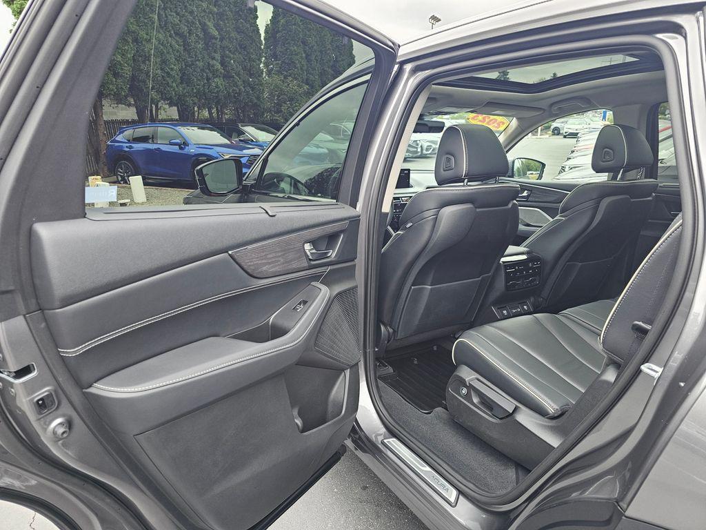 used 2023 Acura MDX car, priced at $47,550