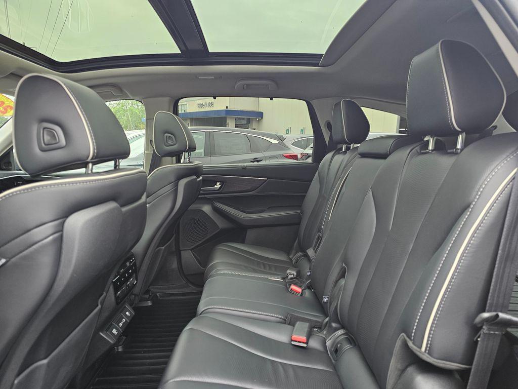 used 2023 Acura MDX car, priced at $47,550