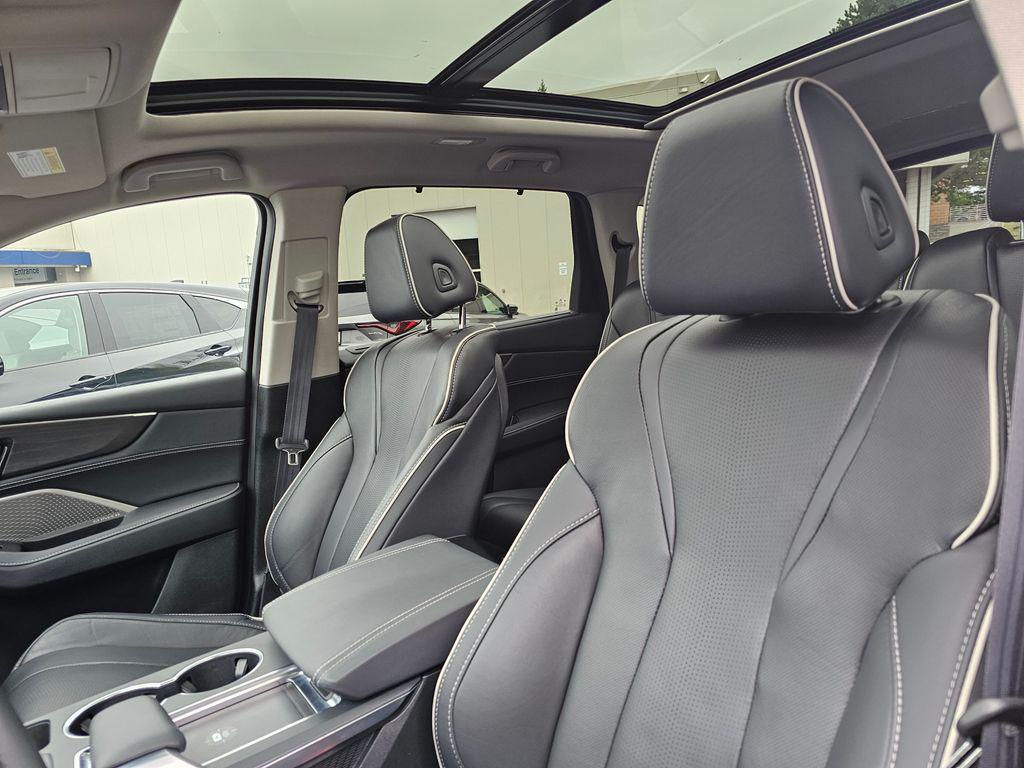 used 2023 Acura MDX car, priced at $47,550