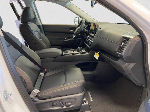 new 2025 Nissan Pathfinder car, priced at $45,005