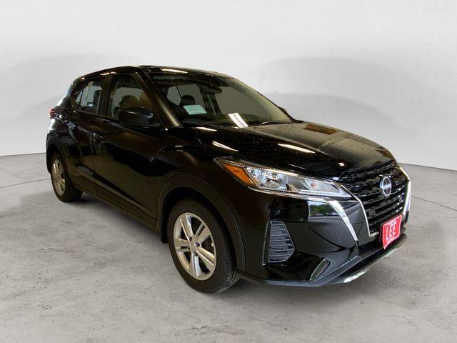 new 2025 Nissan Kicks Play car, priced at $23,850