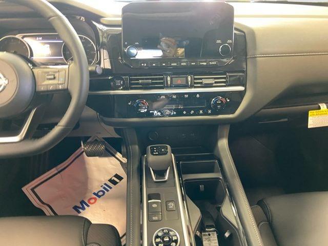 new 2025 Nissan Pathfinder car, priced at $46,255