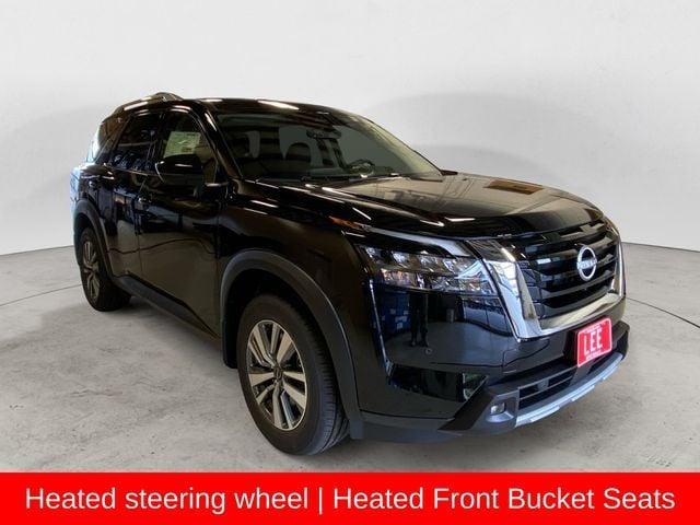 new 2025 Nissan Pathfinder car, priced at $43,975