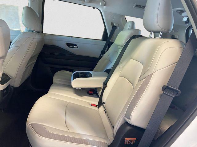 new 2025 Nissan Pathfinder car, priced at $43,865