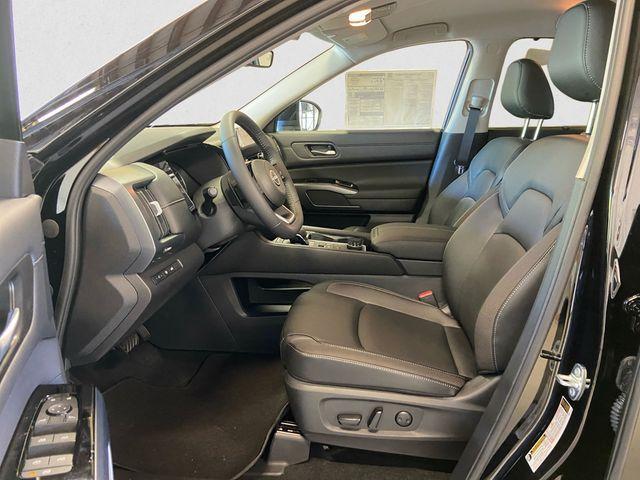 new 2025 Nissan Pathfinder car, priced at $43,580