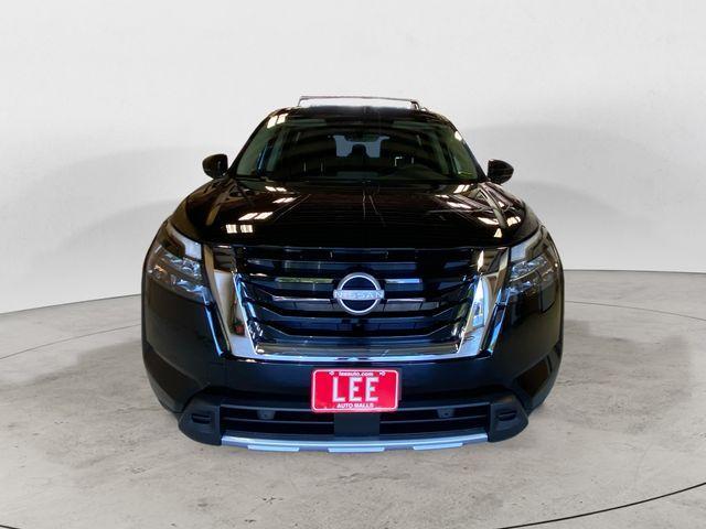 new 2025 Nissan Pathfinder car, priced at $43,580