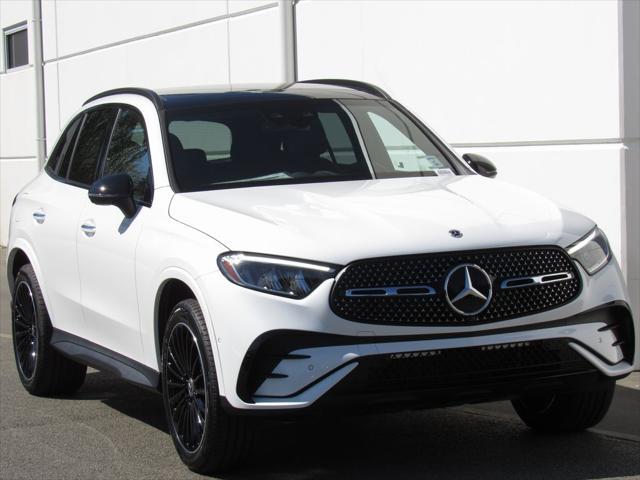 new 2024 Mercedes-Benz GLC 300 car