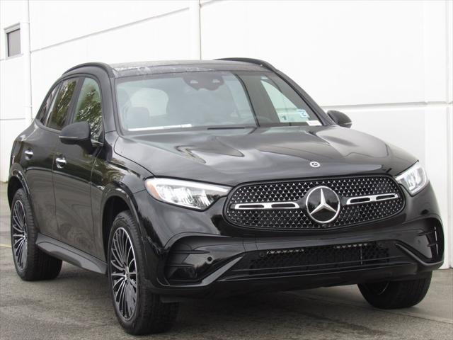 new 2024 Mercedes-Benz GLC 300 car, priced at $61,925