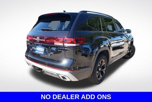 new 2025 Volkswagen Atlas car, priced at $49,076