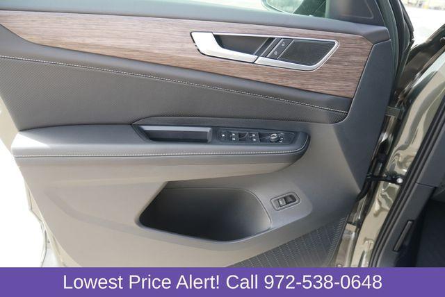 new 2025 Volkswagen Atlas car, priced at $47,670