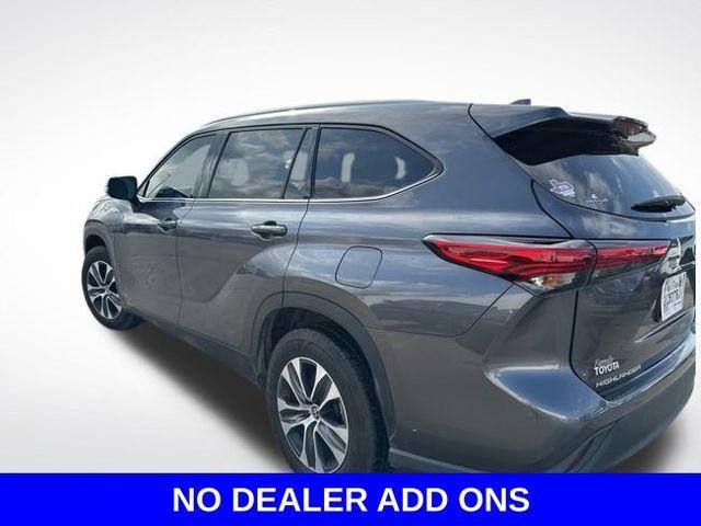 used 2021 Toyota Highlander car, priced at $30,499