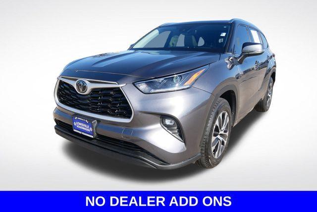 used 2021 Toyota Highlander car, priced at $29,799