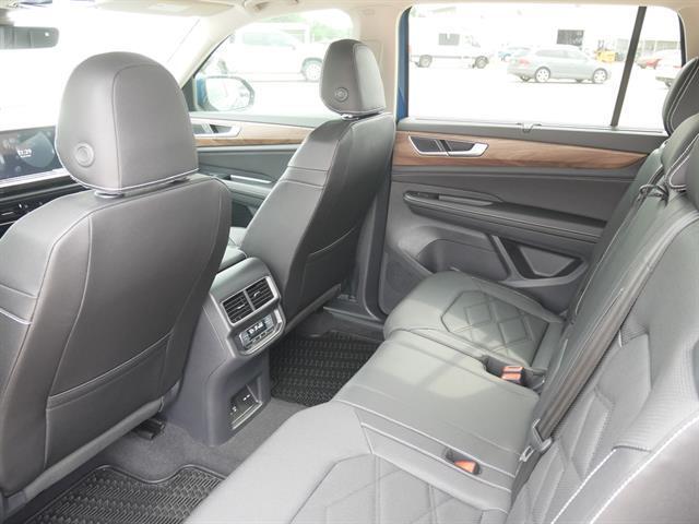 new 2025 Volkswagen Atlas car, priced at $40,956