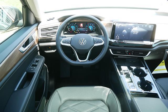 new 2025 Volkswagen Atlas car, priced at $43,446