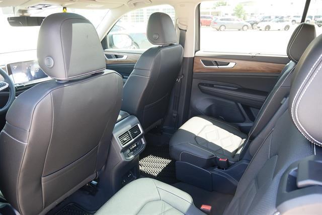 new 2025 Volkswagen Atlas car, priced at $43,446