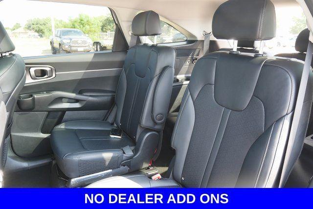 used 2023 Kia Sorento Hybrid car, priced at $25,999