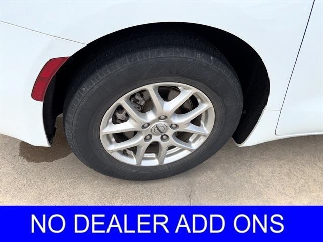 used 2023 Chrysler Pacifica car