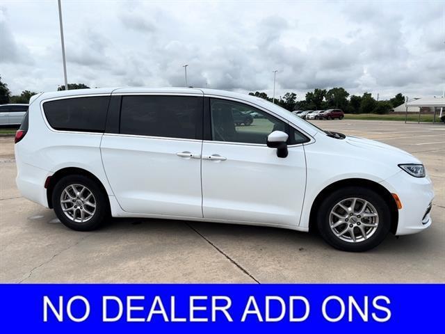 used 2023 Chrysler Pacifica car